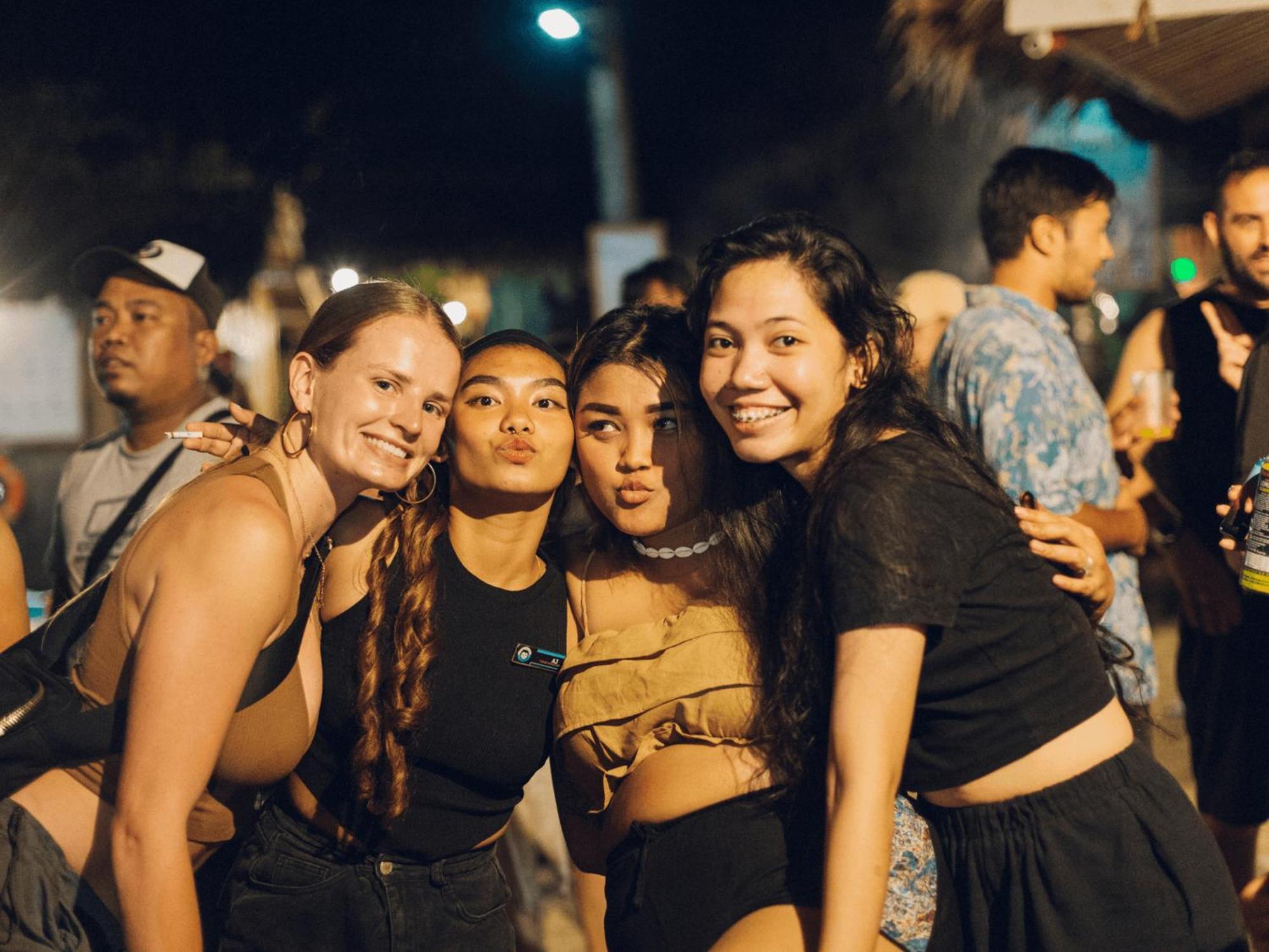 ג'נרל לונה Mad Monkey Hostel Siargao (Adults Only) מראה חיצוני תמונה