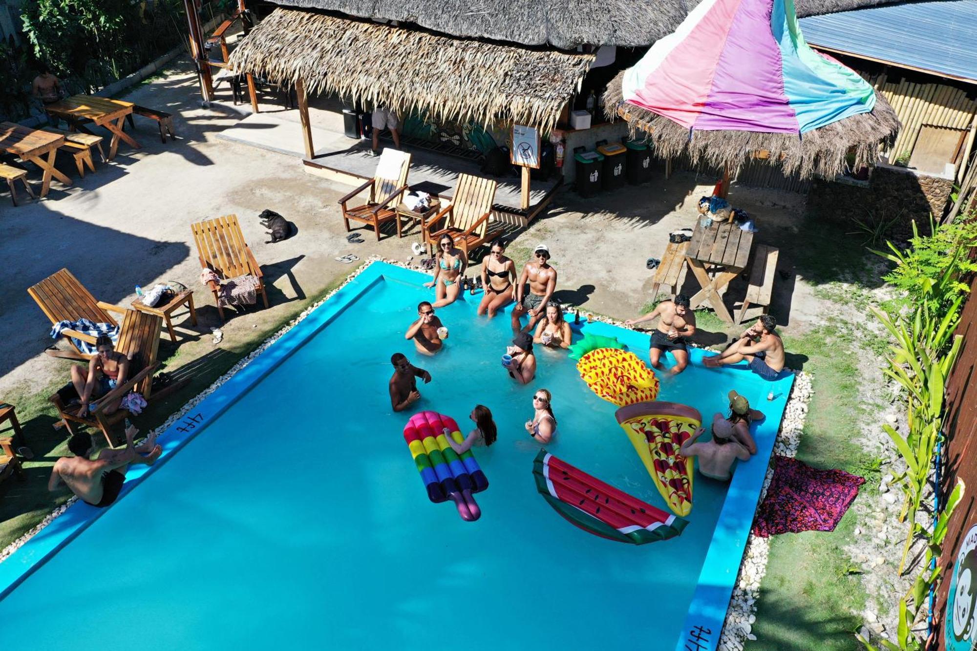 ג'נרל לונה Mad Monkey Hostel Siargao (Adults Only) מראה חיצוני תמונה