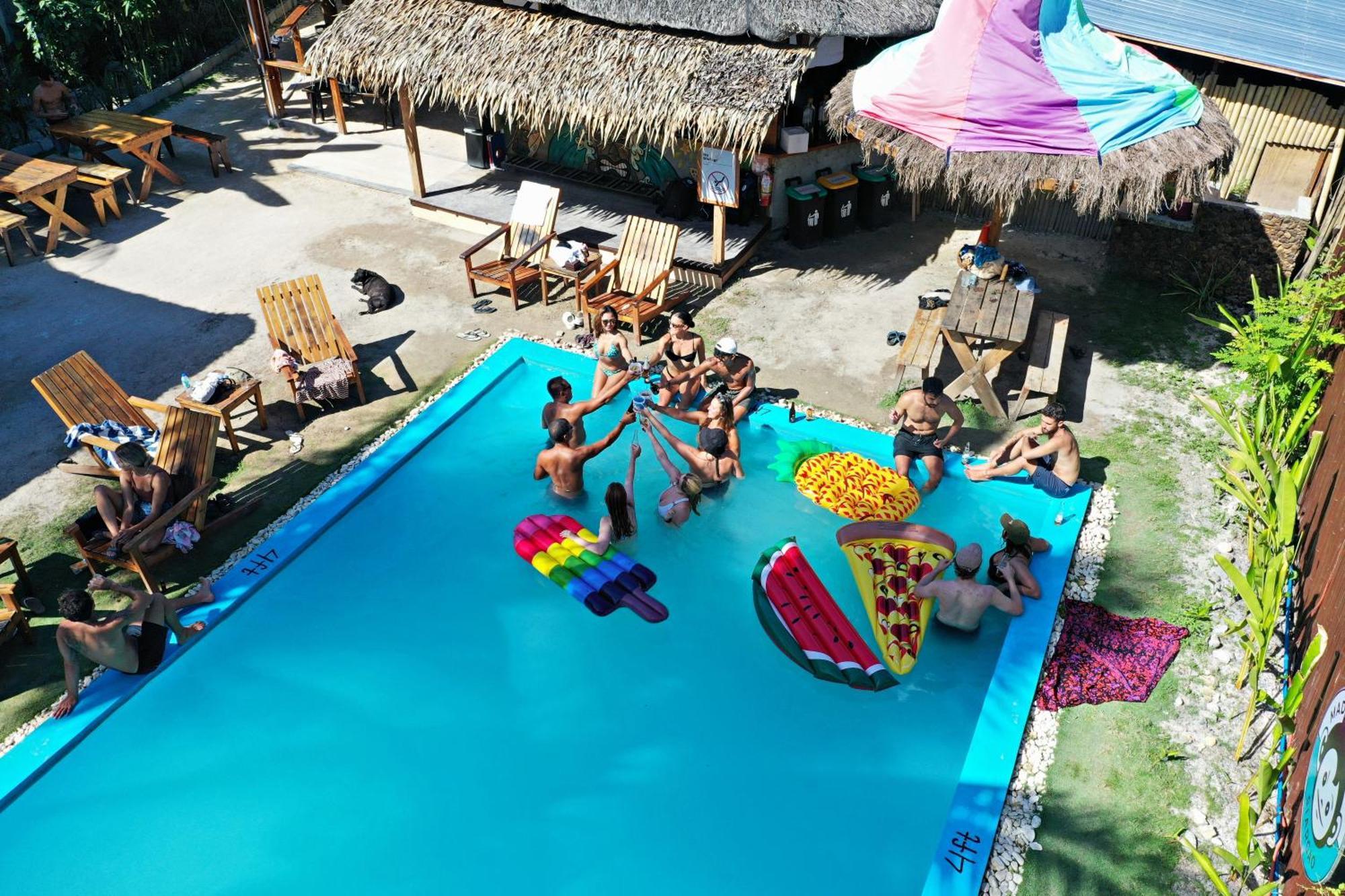 ג'נרל לונה Mad Monkey Hostel Siargao (Adults Only) מראה חיצוני תמונה